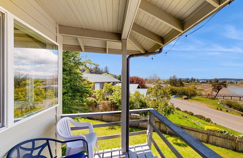 Lopez Island House | Historic bayfront home with amazing view, fireplaces, & large yard - 2 dogs OK