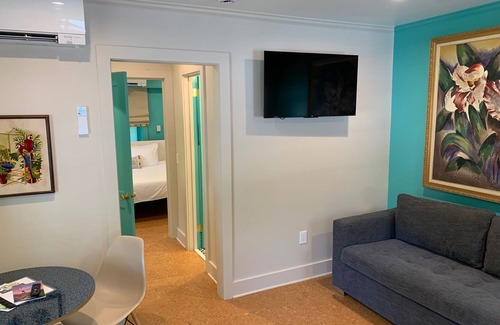 Boone Hotel | Historic Blue Ridge Tourist Court - One Bathroom Suite