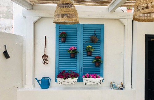 Trani House | Historic building with terrace