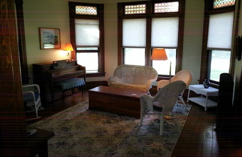 Pownal House | Historic c.1880 Victorian MA/VT border near Williams College MassMoCA Freshgrass