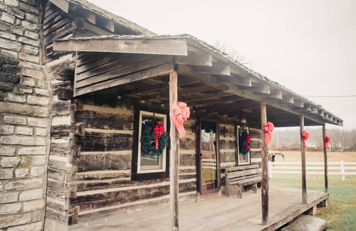 Shawanee House | Historic Cabin on the Tolliver Manor