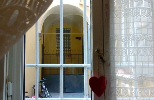 Historic Center Apartment | Historic Center 2torri ♥ Comfortable♥ Family Friendly