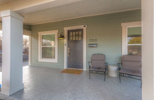 Sand Springs House | Historic Charm + Luxury Bath/Kitch, 10min DT Tulsa