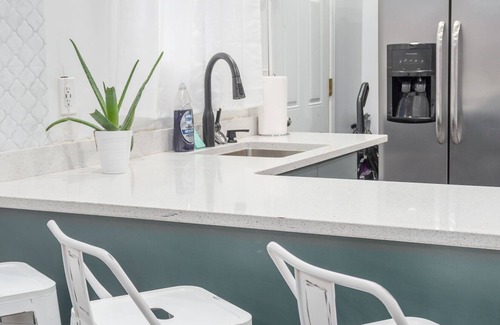 Buffalo Apartment | Historic Clean Place Minutes to Anywhere in City