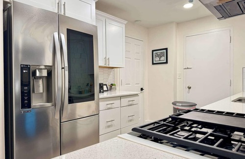 Downtown Atlanta Apartment | Historic Condo in Atlanta with Skyline View