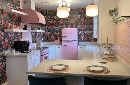 Georgetown House | Historic Cottage in Old Town-The Pearl