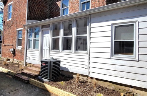 North East House | Historic Creekside Home - 2br 2.5ba - Downtown North East