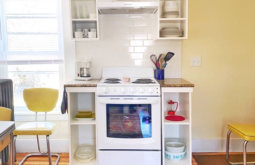 Northampton Apartment | Historic downtown apartment. Unscented products and sustainability practices.