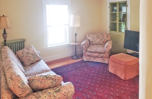 Northampton Apartment | Historic downtown apartment. Unscented products and sustainability practices.