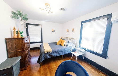 Somerset Apartment | Historic Downtown Hideaway-- Suite B