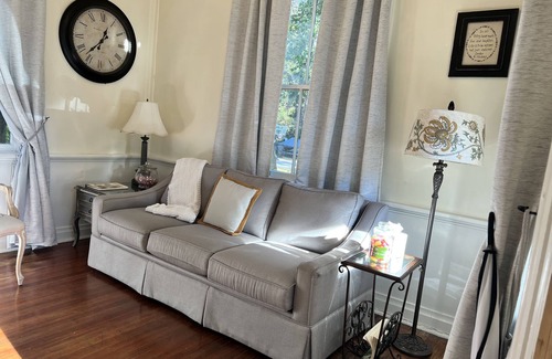 Summerville Historic District Cottage | Historic DRs Cottage frm 1864 w charm of modern getaway Travel RN/Corp contract