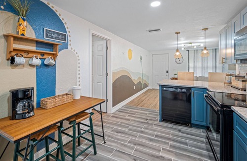 Palmetto Apartment | Historic Duplex with Fenced Yard and Ample Parking in Palmetto's Downtown Gem