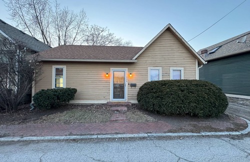 Lockerbie Square House | Historic House Downtown! On Mass Ave, Close to the Murat, Pacers, Colts, Zoo