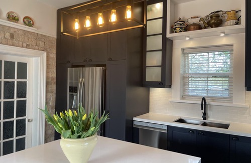 Cambridge House | Historic house in Cambridge, just a 5 minute walk down the hill to Old Galt.