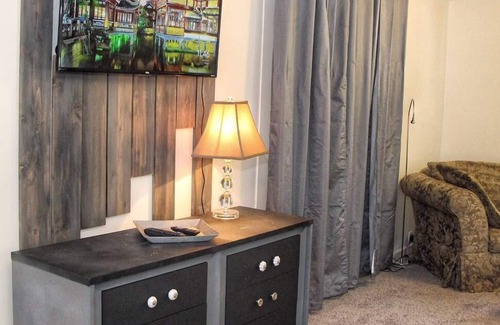 Santa Rosa House | Historic House - Two units in one large home - New West Properties