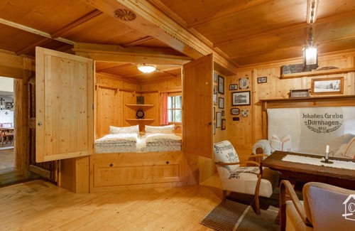 Oberkrimml Apartment | Historic hut for up to 15 people near Kitzbühl