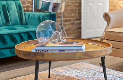 Old Town Alexandria House | Historic Luxe : Carlyle House, King St & GW’s Home