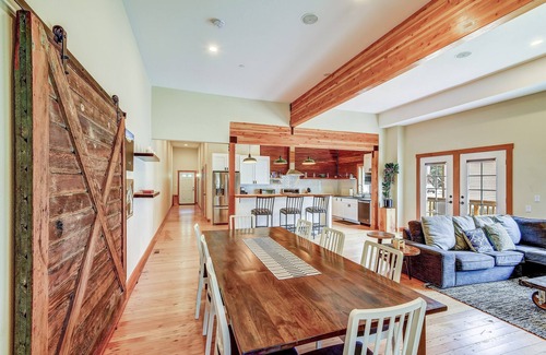 Skykomish Cabin | Historic luxe lodge in heart of Cascades