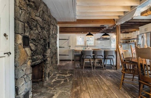 Macon Cabin | Historic Macon Luxury Lodge with updated decor