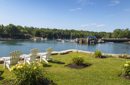 Portland House | Historic Officer's Quarters House on Great Diamond Island Near Beaches