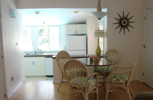 Sebastian Cottage | HISTORIC POOLSIDE RIVERFRONT CABANA WITH BOAT DOCK