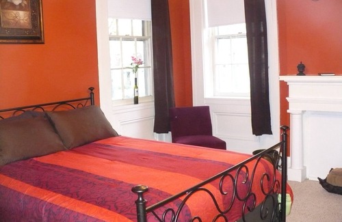 Dubuque Bed & Breakfast | Historic, quiet, elegant, mix of modern & original