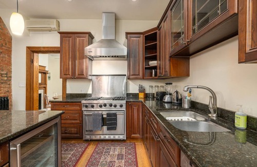 Adams Morgan House | Historic & Stately 5 Bedroom Home in Adams Morgan