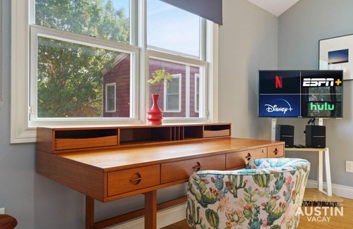 Tarrytown Apartment | Historic Tarrytown Studio Apt w/King Bed, Kitchenette, Full Bath & Open Space