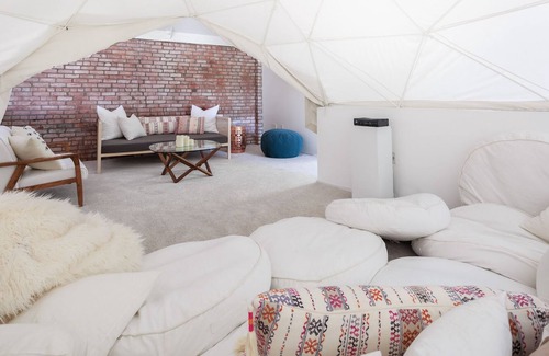 Chinatown House | Historic Theatre Converted into Artistic Abode