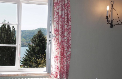 Ohningen Apartment | Historic timbered house with panoramic sea view, 200 m from the lake