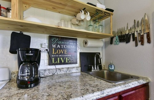 Rockaway Beach House | Historic Water Edge #6 - Lakeview