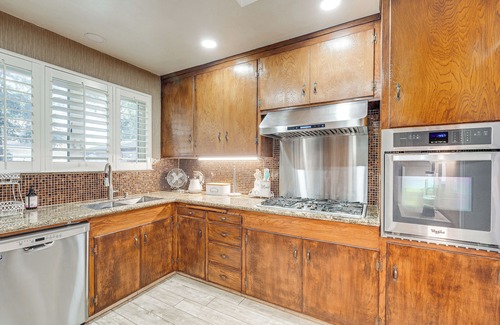 Woodland Apartment | Historic Woodland Escape w/Patio + Fire Pit!