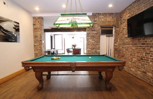 Maisonneuve Apartment | Historical 3 Bedroom Palace DOWNTOWN