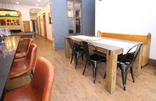 Maisonneuve Apartment | Historical 3 Bedroom Palace DOWNTOWN