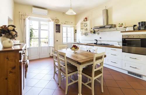 Lucca Historical Center Apartment | Historical Center With Large Terrace