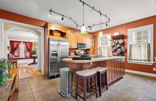 Geneva House | Historical Home Close To Downtown