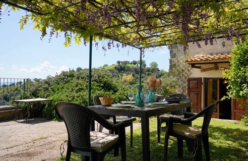 Pereta House | Historical House with garden, outdoor bath tub and spectacular view