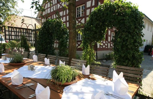 Gaienhofen Hotel | Historisches Gasthaus Hotel Hirschen Horn