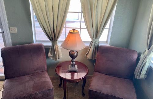 Elk City Hotel | HiWay Inn Express