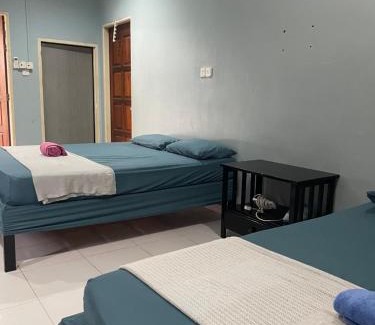 Batu Buruk House | Hj Hassan Guest House- Studio Unit