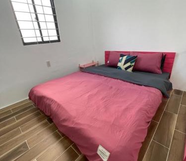 Ninh Kieu Apartment | HO GIA AN Home - Pinky Room - Phòng cho cặp đôi