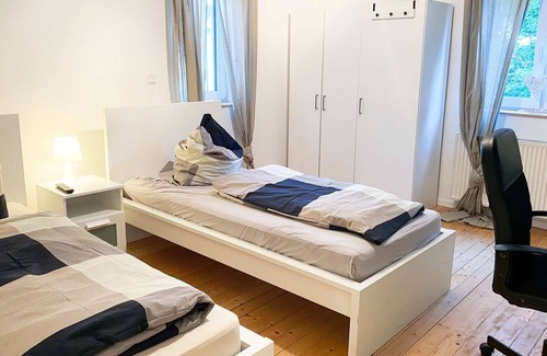 Rot House | HÖ01 large apartment with dryer and washing machine