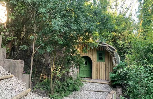Edenfield Cabin | Hobbit House in The Dell, Edenfield