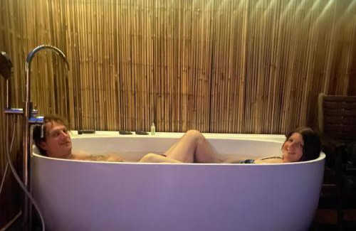 Raetihi Ski Chalet | Hobbits Habitat Outdoor Bath Unique Stay