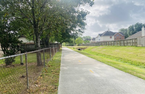 Pasadena House | Hobby Airport and very affordable your Home Away from Home