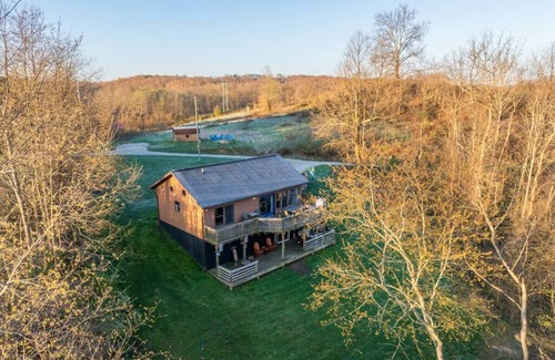 McArthur Cabin | Hocking Hills Chubby Frog Cabin: Game Room, Hot Tub, Fire Pit & Private Hiking!