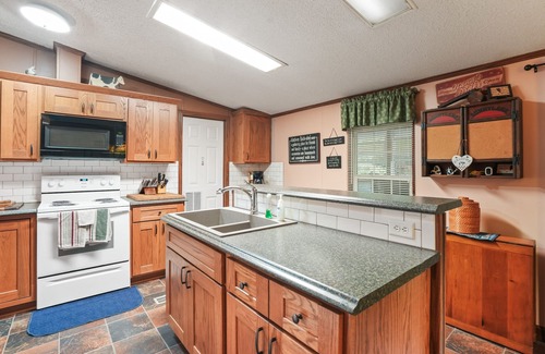 Logan Cabin | Hocking Hills Majestic Retreats - Nancy's Cabin