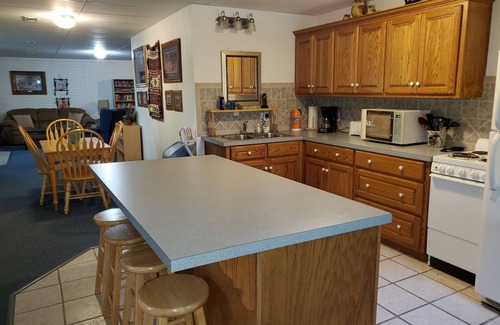 Lost Bridge Village House | Hog Heaven-Lower Level of Private Home- Lakefront