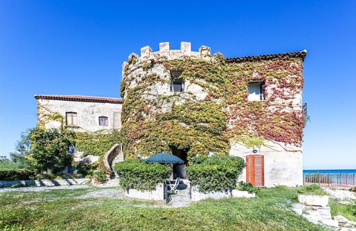 Santa Caterina Dello Ionio Marina House | Holiday Home in Calabria with Private Beach