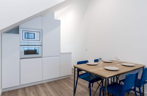Camas Apartment | Holi-Rent AT Erillas 4